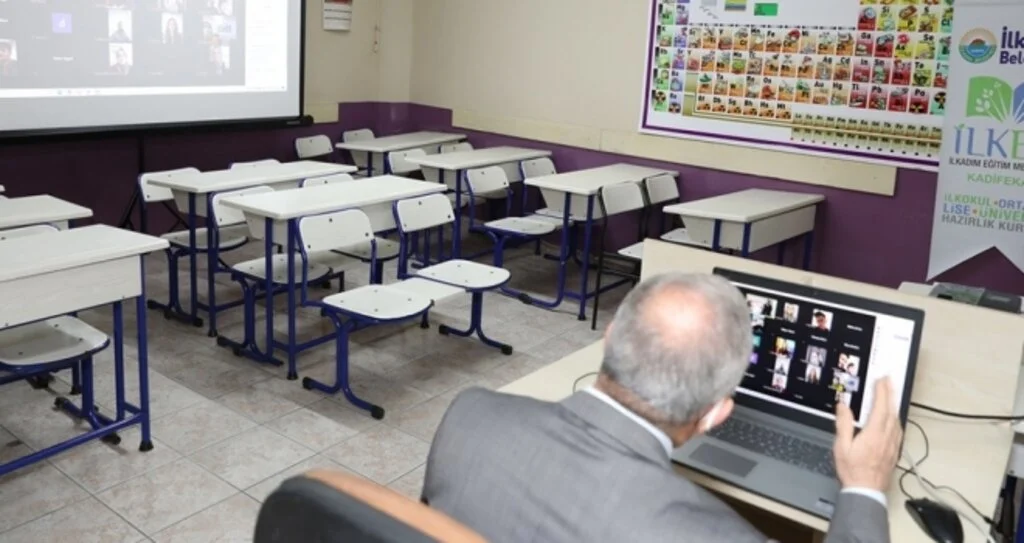 İLKEM'de dersler çevrimiçi sürüyor 