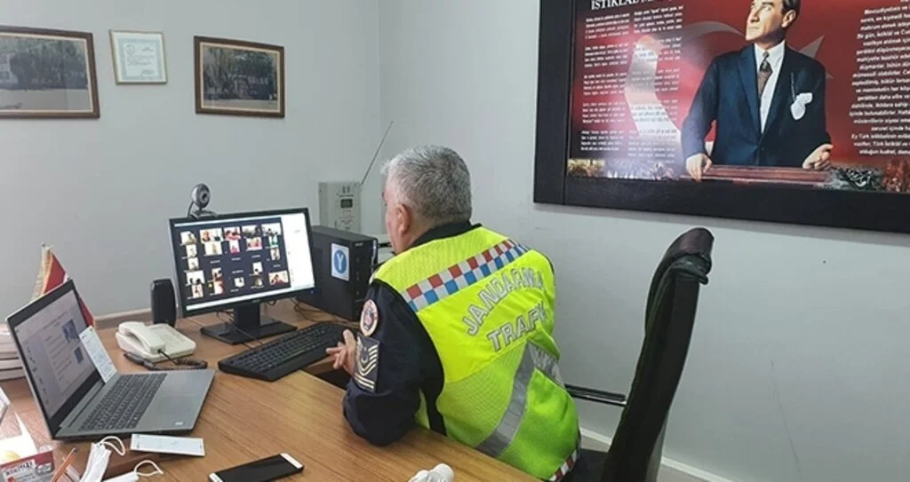 Jandarmadan online trafik eğitimi
