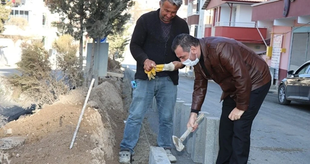 Kavak’ta hayat durdu ama hizmet durmadı