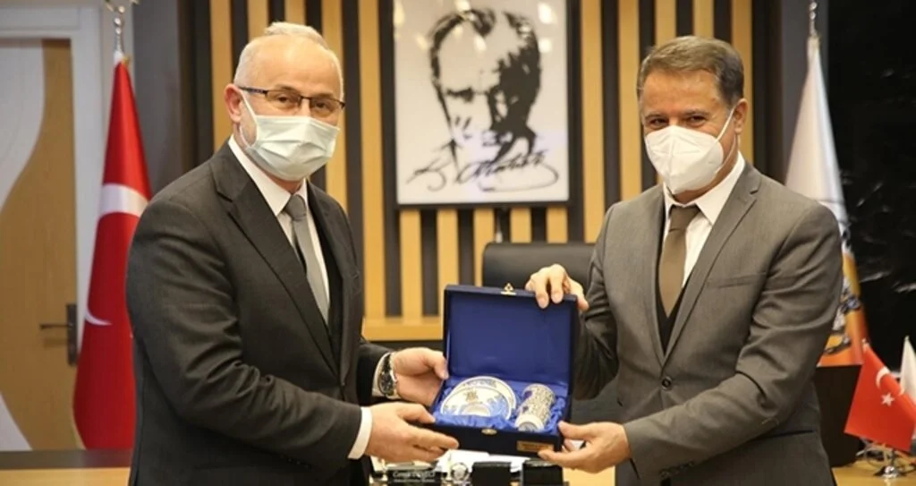 Rektör Ünal: “Üniversite-şehir bütünleşmesinde yerel yönetimlerin önemli bir rolü var”