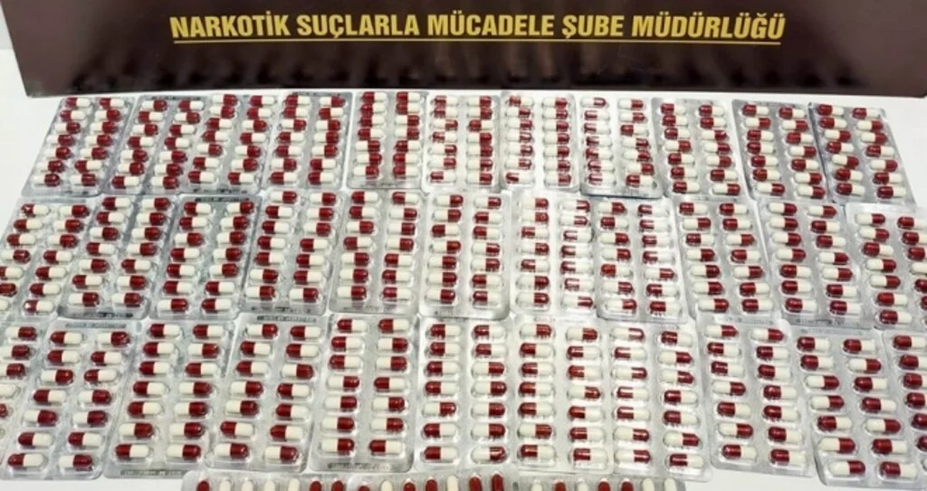 Samsun'da bir evde 506 adet uyuşturucu hap ele geçirildi