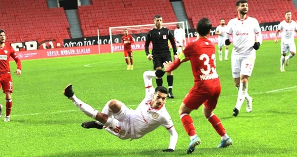 Savicevic ve Erkam Başkent'te cezalı
