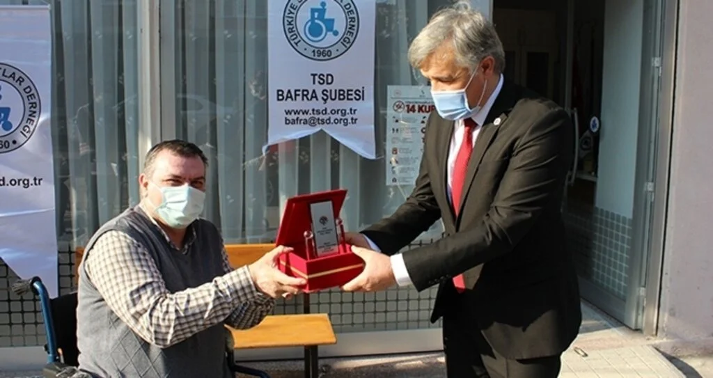 Şube başkanına onur ödülü