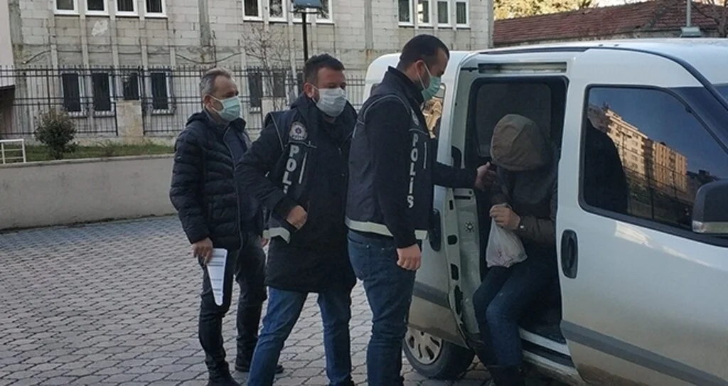 Uyuşturucu ticaretinden 2 kişi tutuklandı