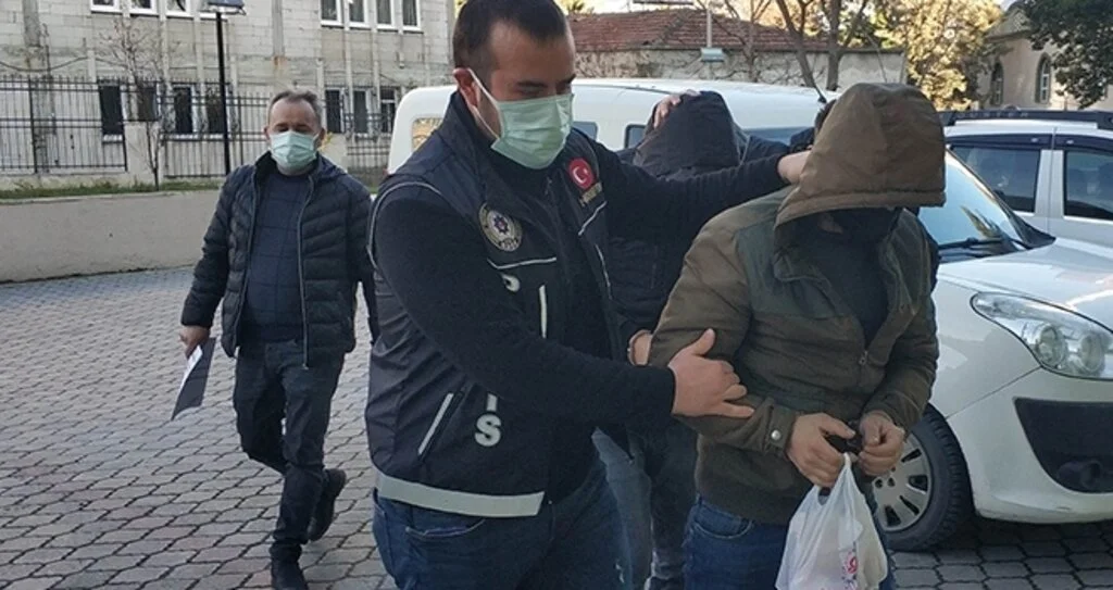 Uyuşturucuyla yakalanan 4 kişi adliyeye sevk edildi