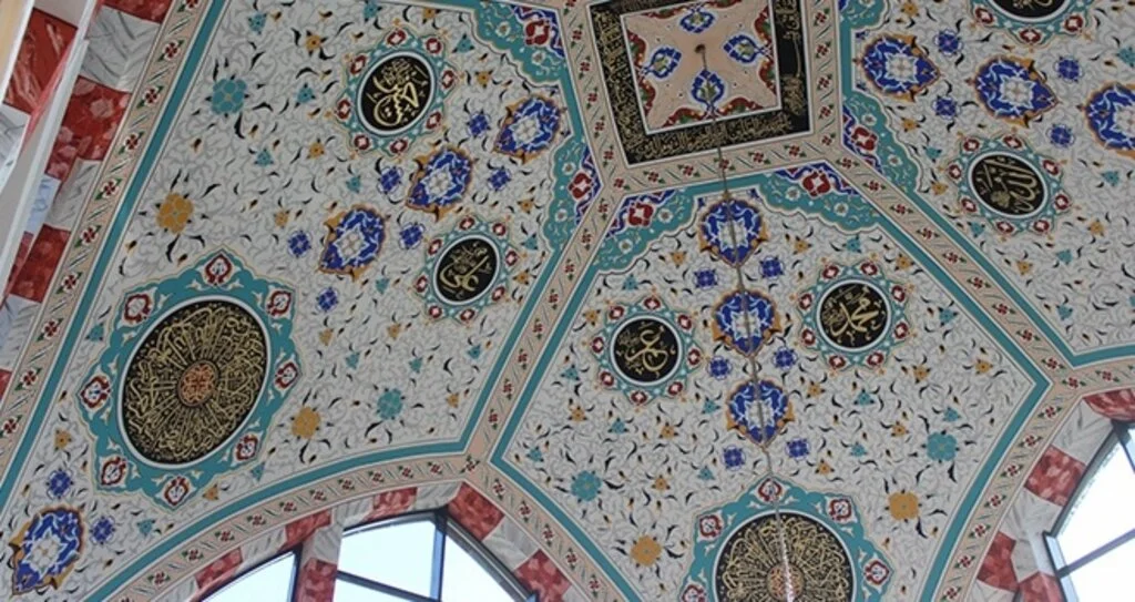 30 yıllık hattat ve ressam Emin Şeker'in eserleri hayranlık uyandırıyor