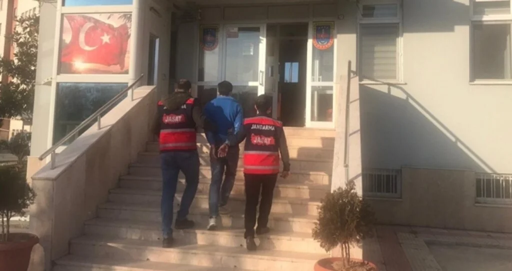 7 yıl 8 ay hapis cezası bulunan şahıs yakalandı