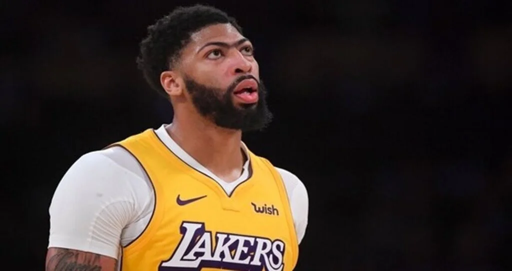 Angeles Lakers Süper Starı Bulunan Davis