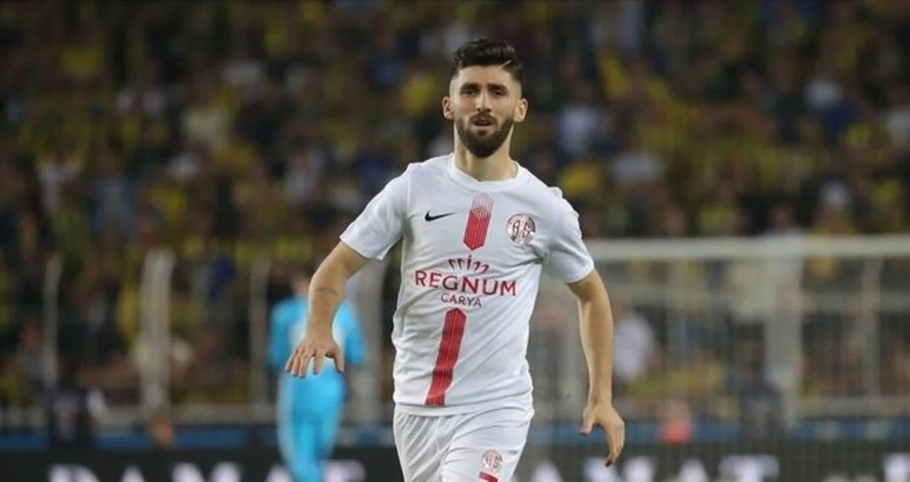 Antalyaspor’un 21 Yaşındaki Futbolcusu Doğukan Sinik