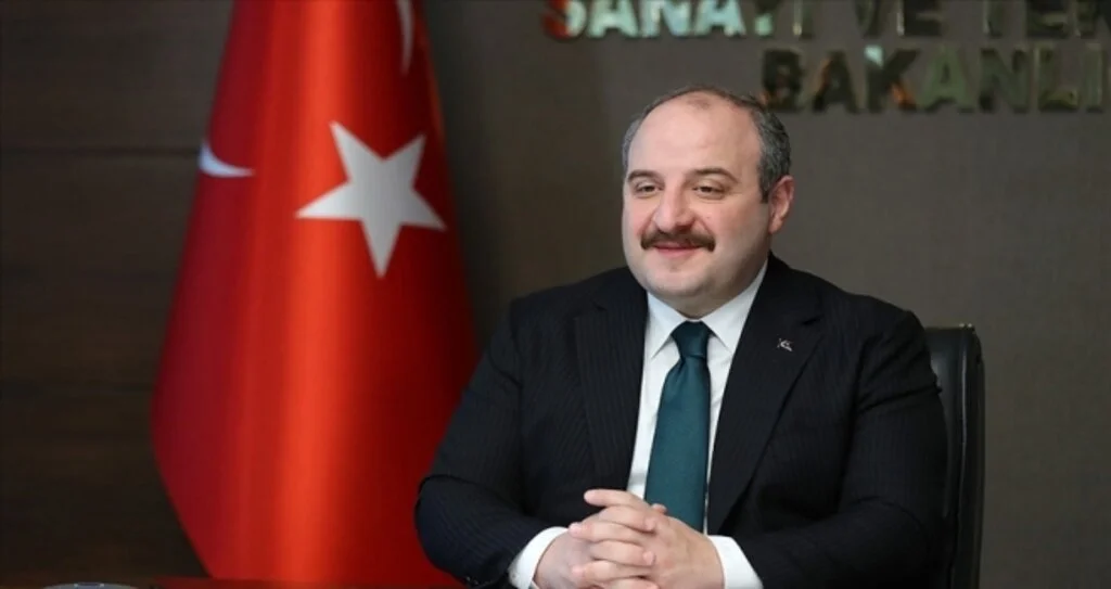 Bakan Varank: Avrupa semalarında da Türkiye'den satın alınan 'Bayraktar'ların ve 'Anka'ların uçtuğunu göreceğiz