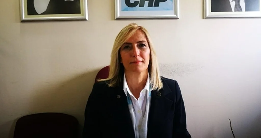 CHP Kadın Kolları Başkanlığı üyeleri: 'Sağlıkçıların yanındayız'