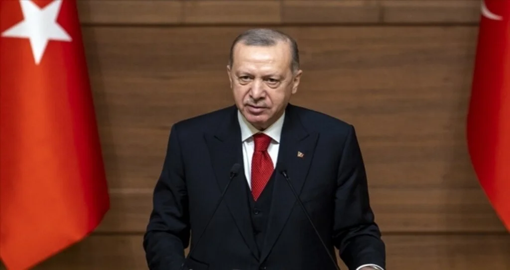 Cumhurbaşkanı Erdoğan: Kendini bilen, tarihini bilen gençler yetiştirmeden geleceğimize güvenle bakamayız
