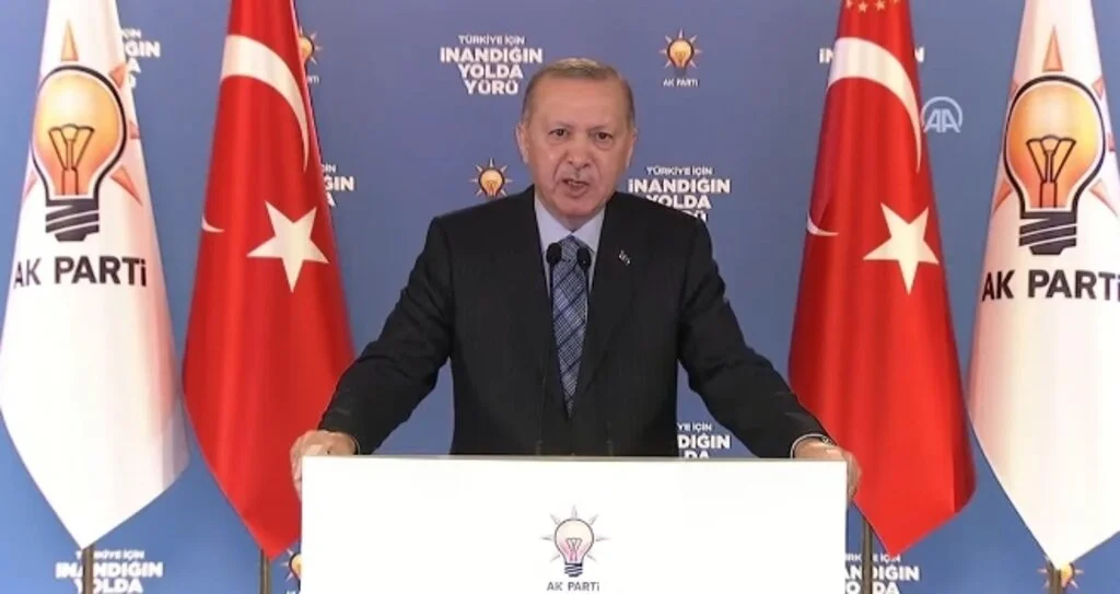 Cumhurbaşkanı Erdoğan: Muhalefetin içine düştüğü çıkmaz bizim sorumluluğumuzu daha da artırıyor