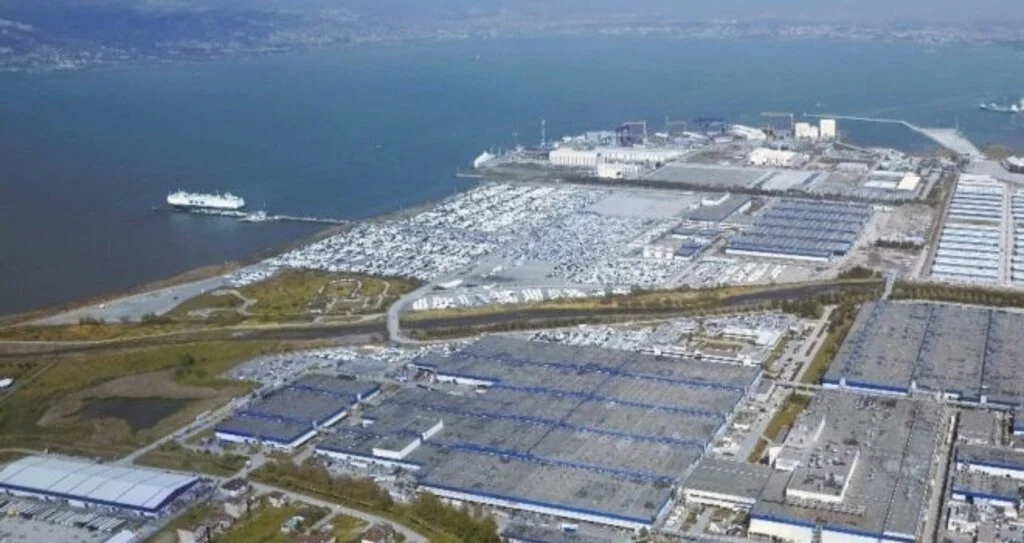 Ford Otosan'dan üretime ara