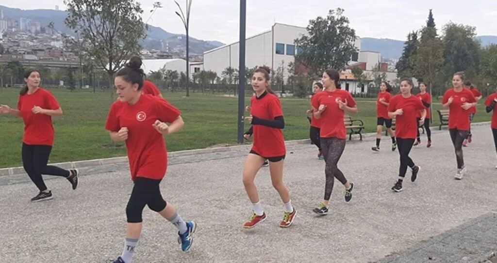 Hentbolun Yıldızları Tempo Yükseltti
