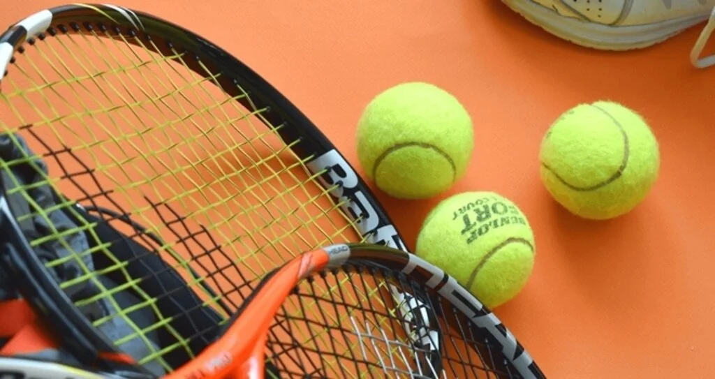 İyi Tenis Raketleri Daha İyi Bir Oyun Demek