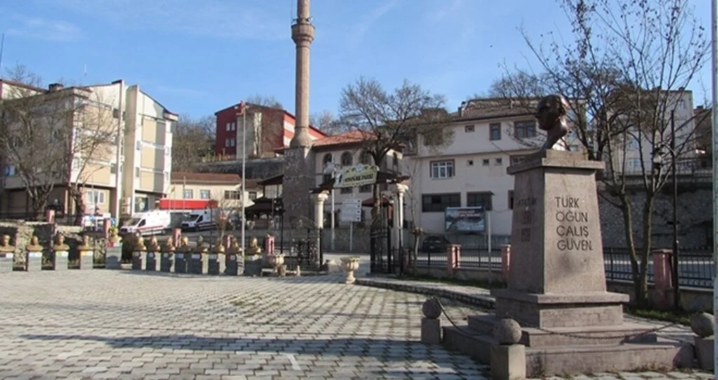 Kavak ilçesinde sokağa çıkma kısıtlaması nedeniyle sessizlik hakim