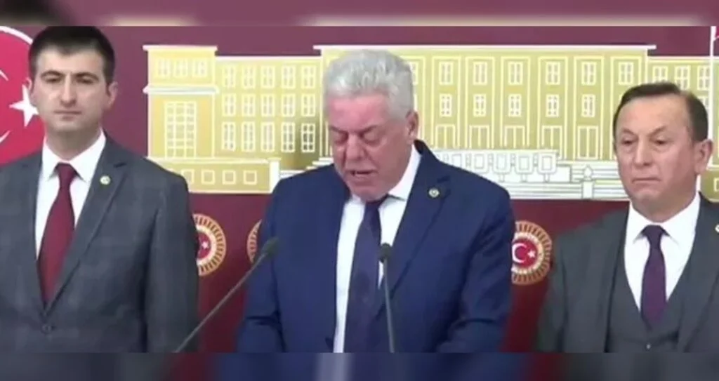 Mehmet Ali Çelebi, Hüseyin Avni Aksoy ve Özcan Özel CHP'den istifa etti