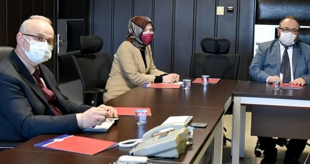 OMÜ'de eğitim revizyonu devam ediyor