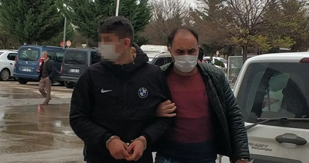 Otobüsünden inerken uyuşturucuyla yakalanan şahıs tutuklandı