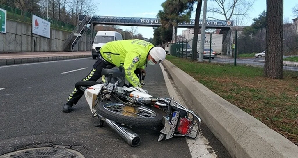 Samsun'da motosiklet devrildi: 1 yaralı