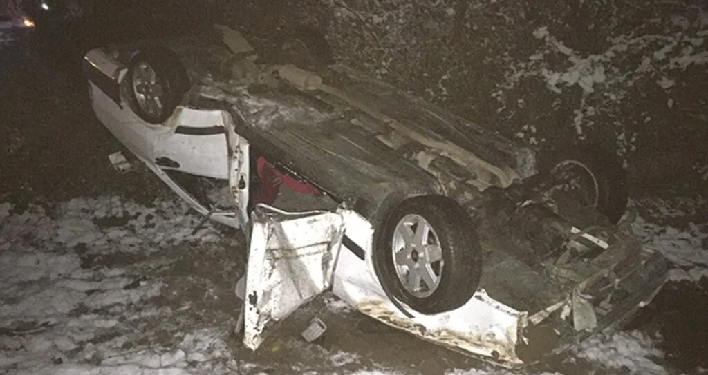 Samsun’da otomobil devrildi: 2 yaralı