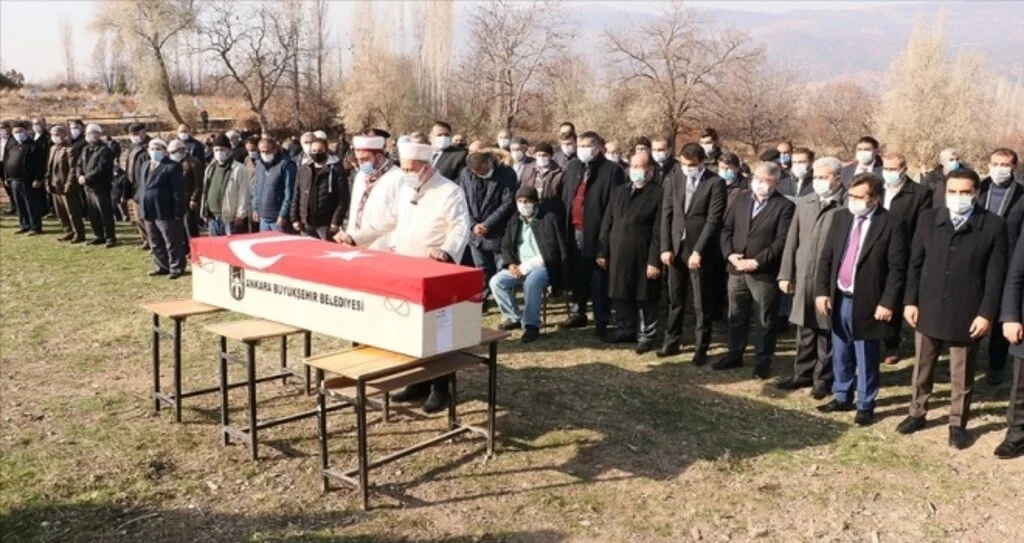 Somali'deki terör saldırısında hayatını kaybeden Türk işçiler son yolculuklarına uğurlandı