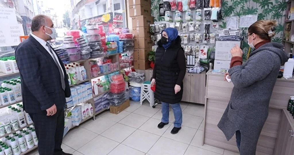 Yeni ruhsat alan esnaflara ziyaret