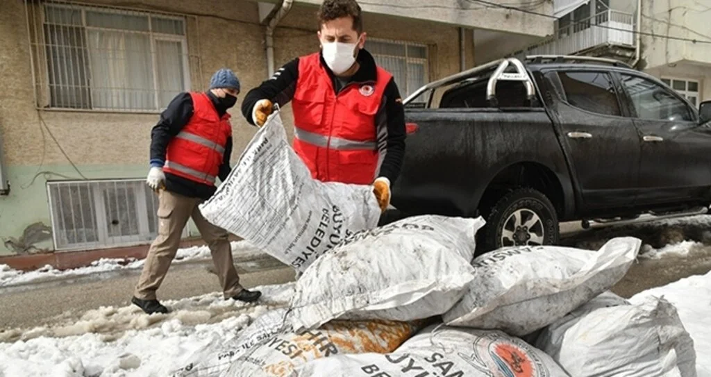 2 ayda 750 aileye kömür yardımı