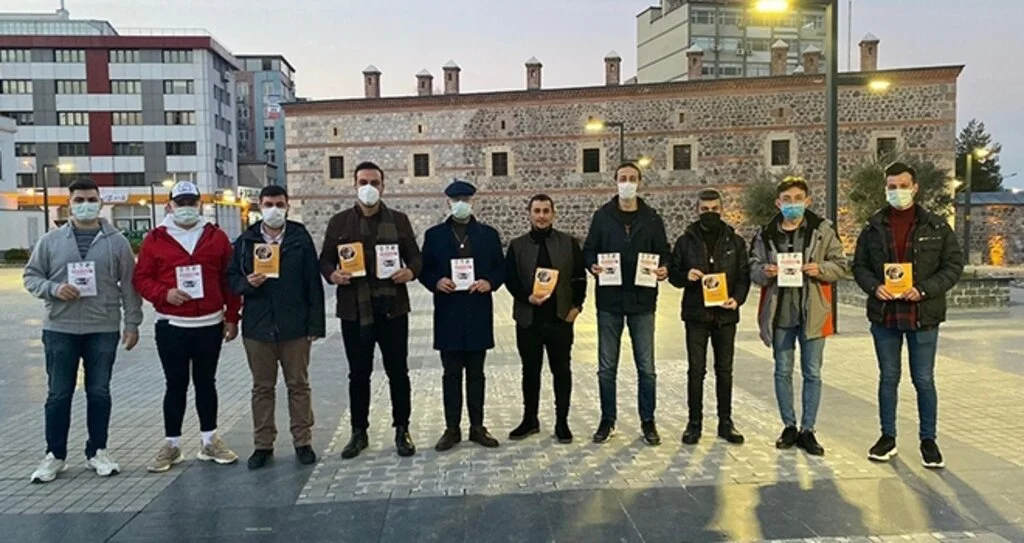 AK Gençlerden 'Kaputa Vur İlkadım' kampanyası