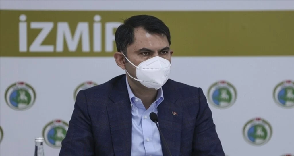 Bakan Kurum: Rıza Bey Apartmanı'nın yerinde depremde hayatını kaybedenlerin hatıraları yaşatılacak