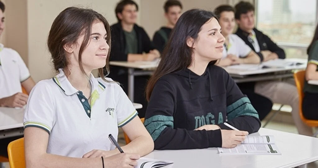 Doğa Koleji'nden Yurt Dışında Eğitim Alamk İsteyen Öğrencilere Destek