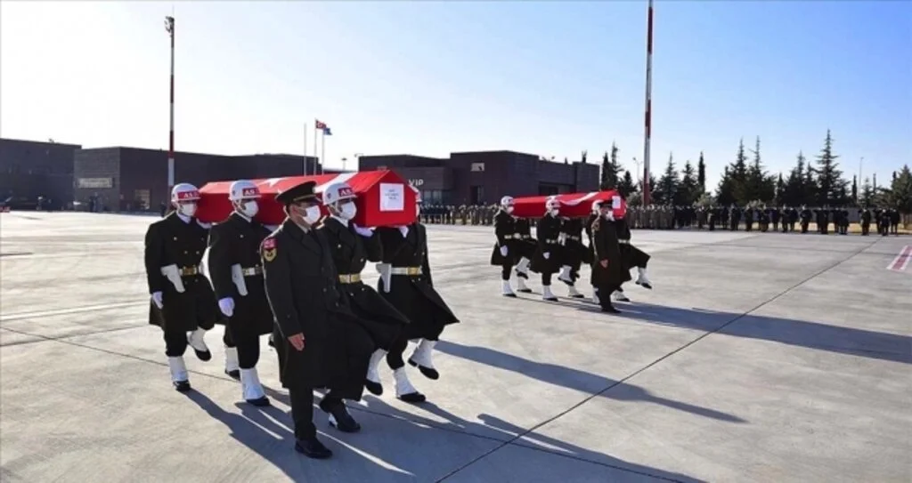 Gara şehitlerimizi uğurluyoruz
