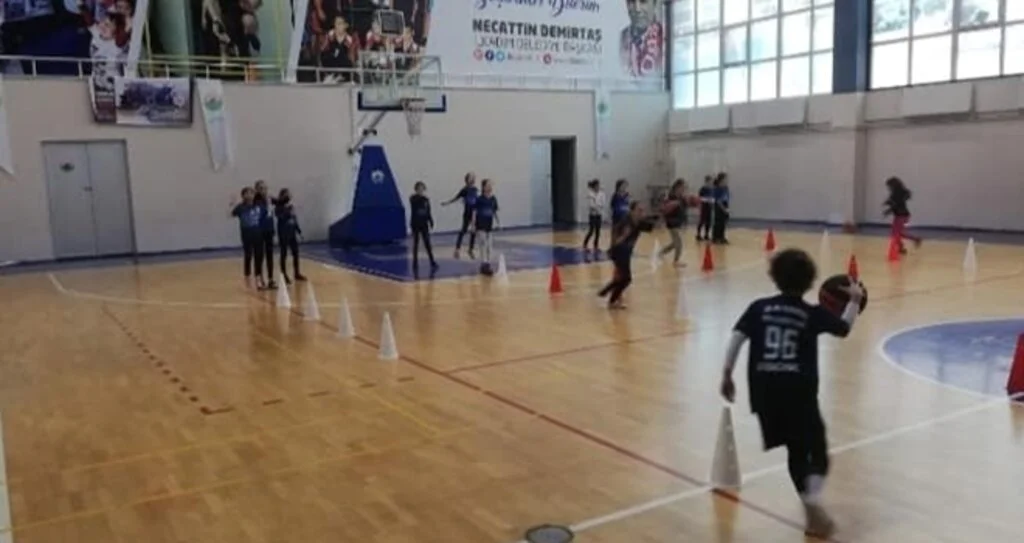 İlkadımlı Basketçiler Açıklamayı Bekliyor