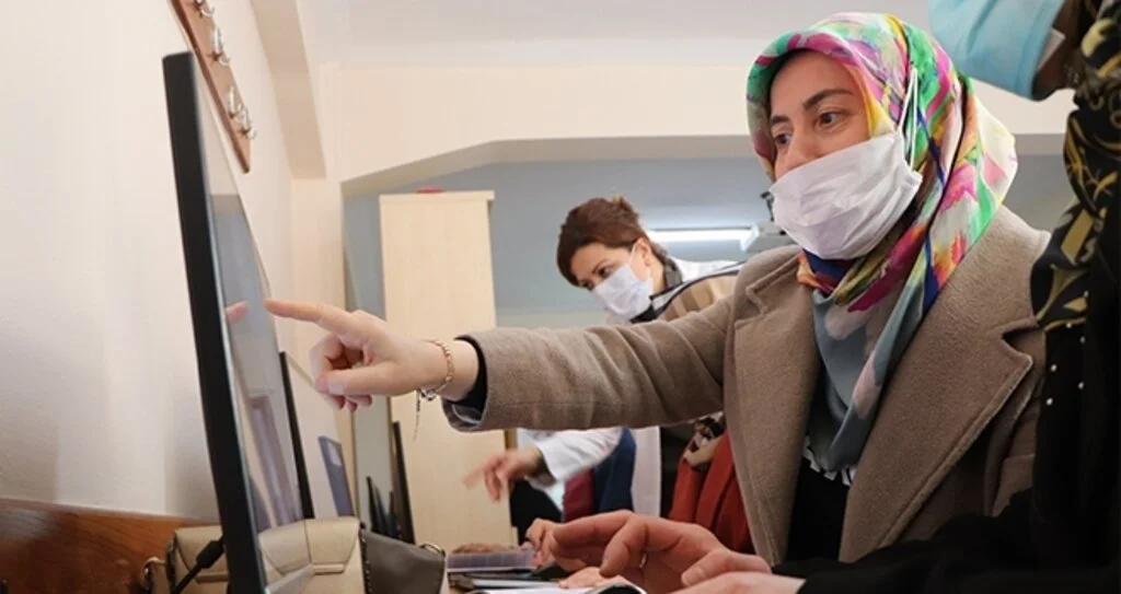 Kadınlar dijital korsanlara karşı eğitim alıyor