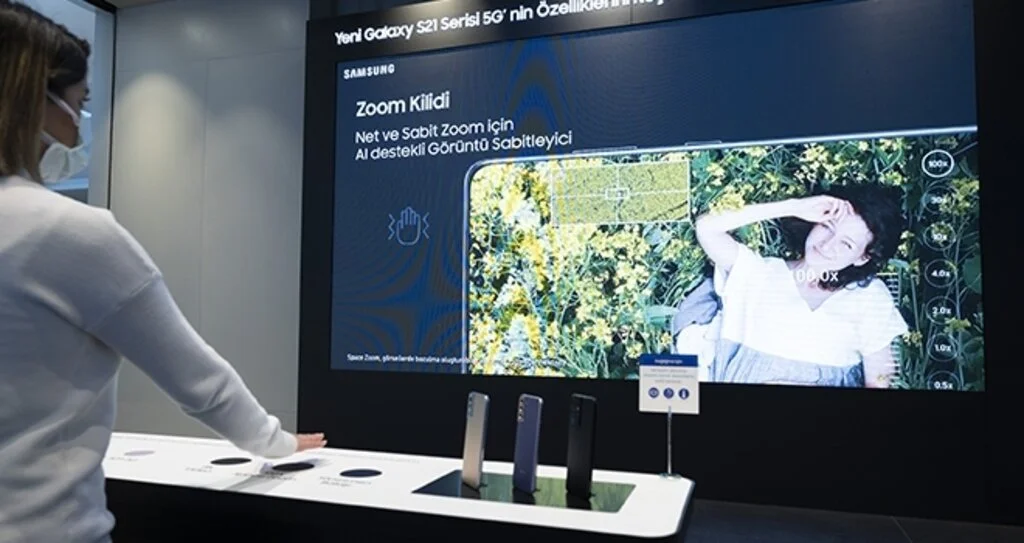 Samsung Galaxy S21 Serisi’nin kalite kontrollerinden mağazalara yaptığı yolculuk 