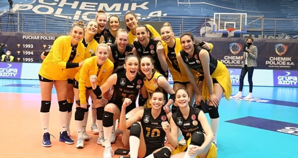 VakıfBank, Polonya'da avantajı kaptı