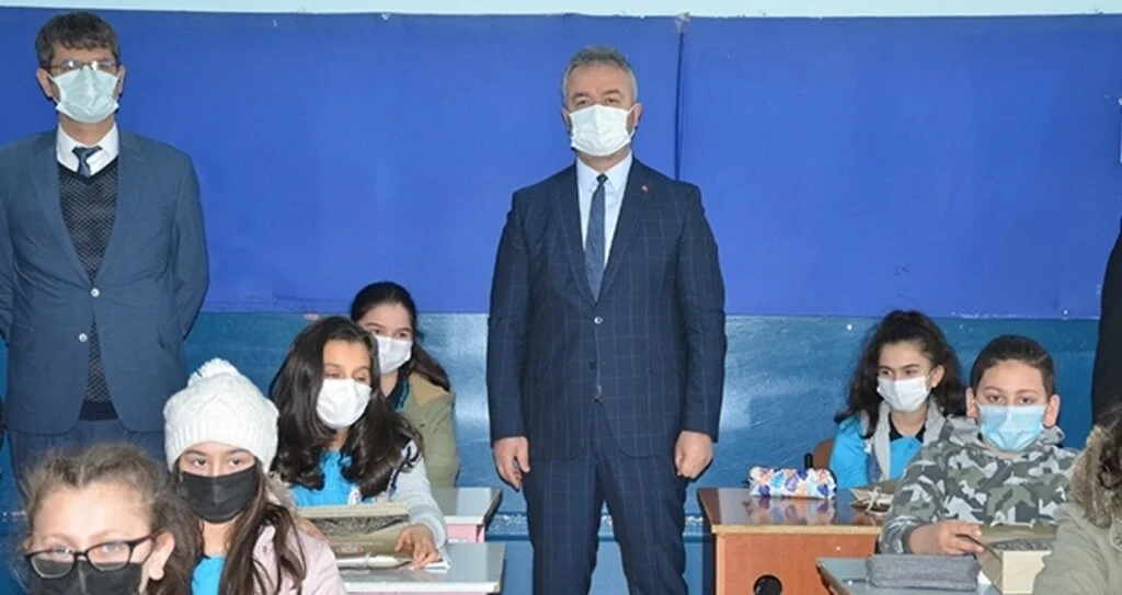 19 Mayıs Belediyesi'nden öğrencilere 'hoş geldin' hediyesi
