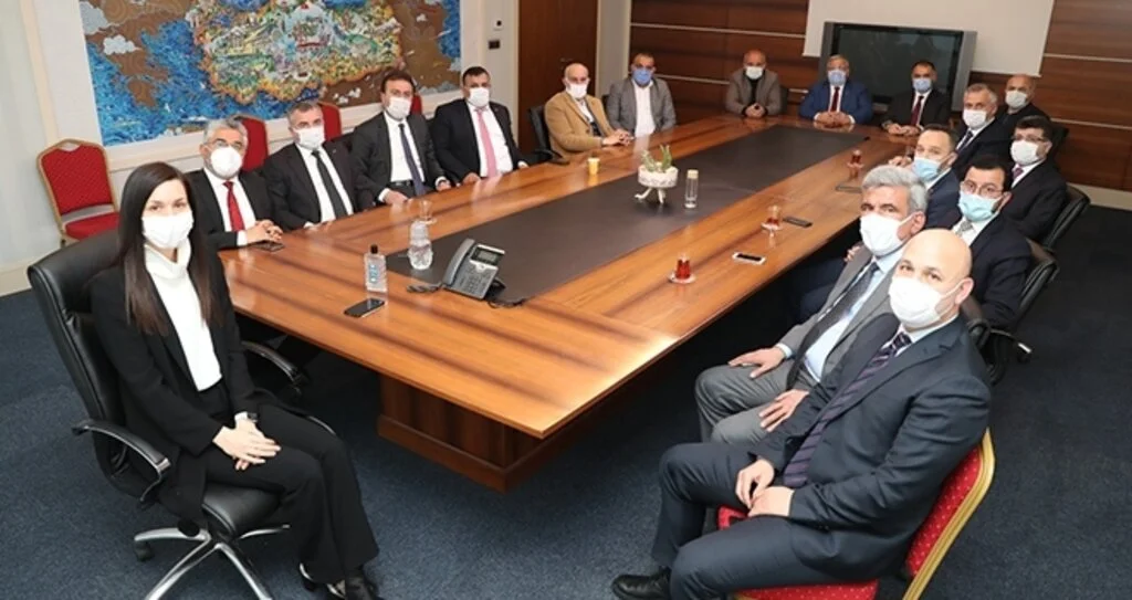 AK Parti Genel Başkan Yardımcısı Karaaslan'a tebrik ziyareti 