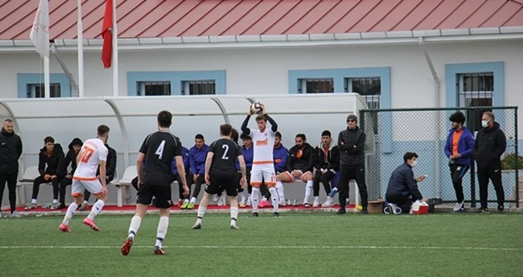 Atakum Belediyespor Kampa Girdi