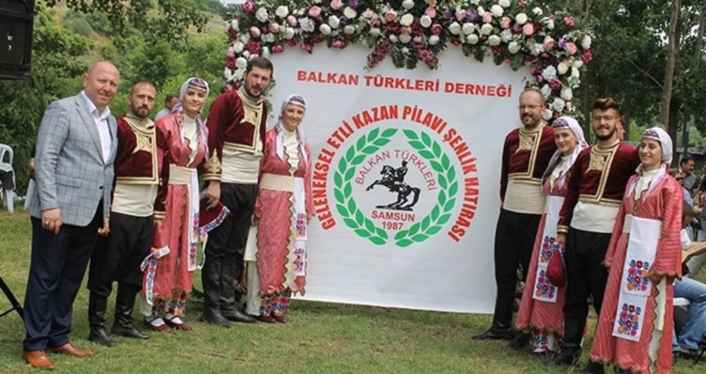 Balkan Türklerinden "Atalarımın Dansı Projesi"