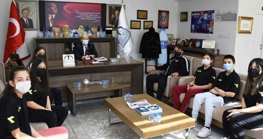 Başkan Özcan Başarı Diledi