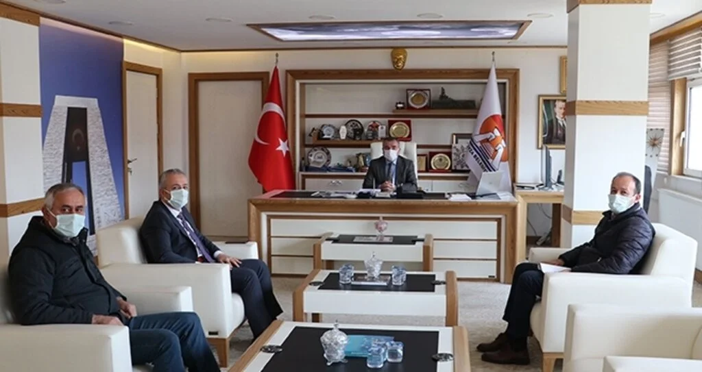 Başkan Özdemir: İlçemiz de iki büyük restorasyon ve yenileme çalışması devam ediyor