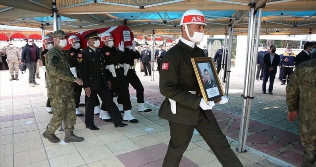 Bitlis şehitlerine veda