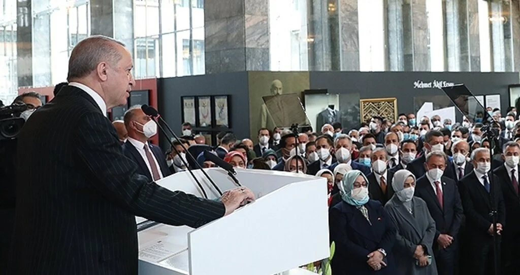Cumhurbaşkanı Erdoğan: Ülkemize dayatılmaya çalışılan modern Sevrleri yırtıp atıyoruz