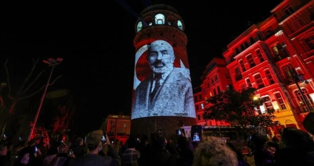 İstiklal Marşı'nın 100. yılı 7'den 70'e 'milli birlik' ruhuyla kutlandı