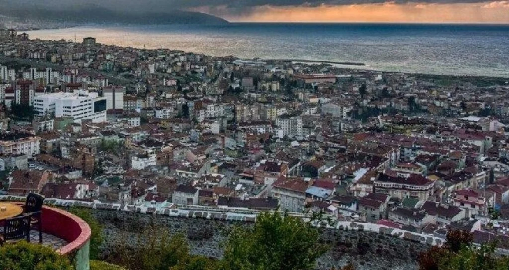 Kırmızı il alarm veriyor: 5 öğretmen hayatını kaybetti, 11 okul karantinada