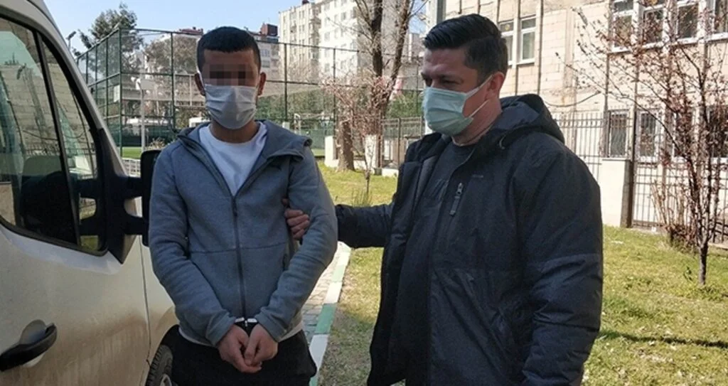 Kovalama sonucu bonzai ile yakalanan genç tutuklandı