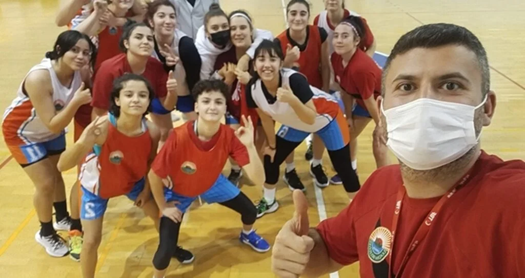 Kulakları Gelecek Olan Açıklamada
