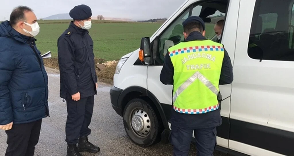 Ladik'te Okul Servislerine Kovid-19 Denetimi